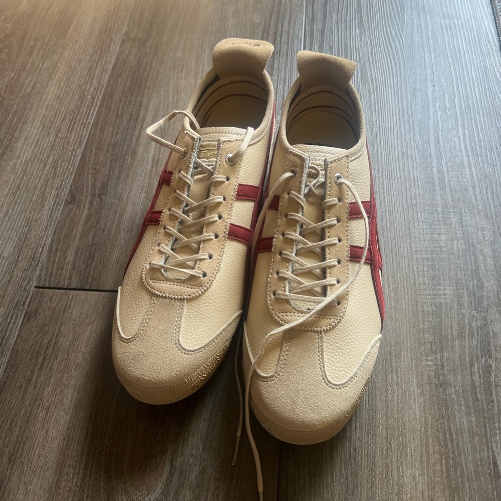 Onitsuka Tiger Beige Beet Juice Mexico 66 SD Low-Top Sneakers